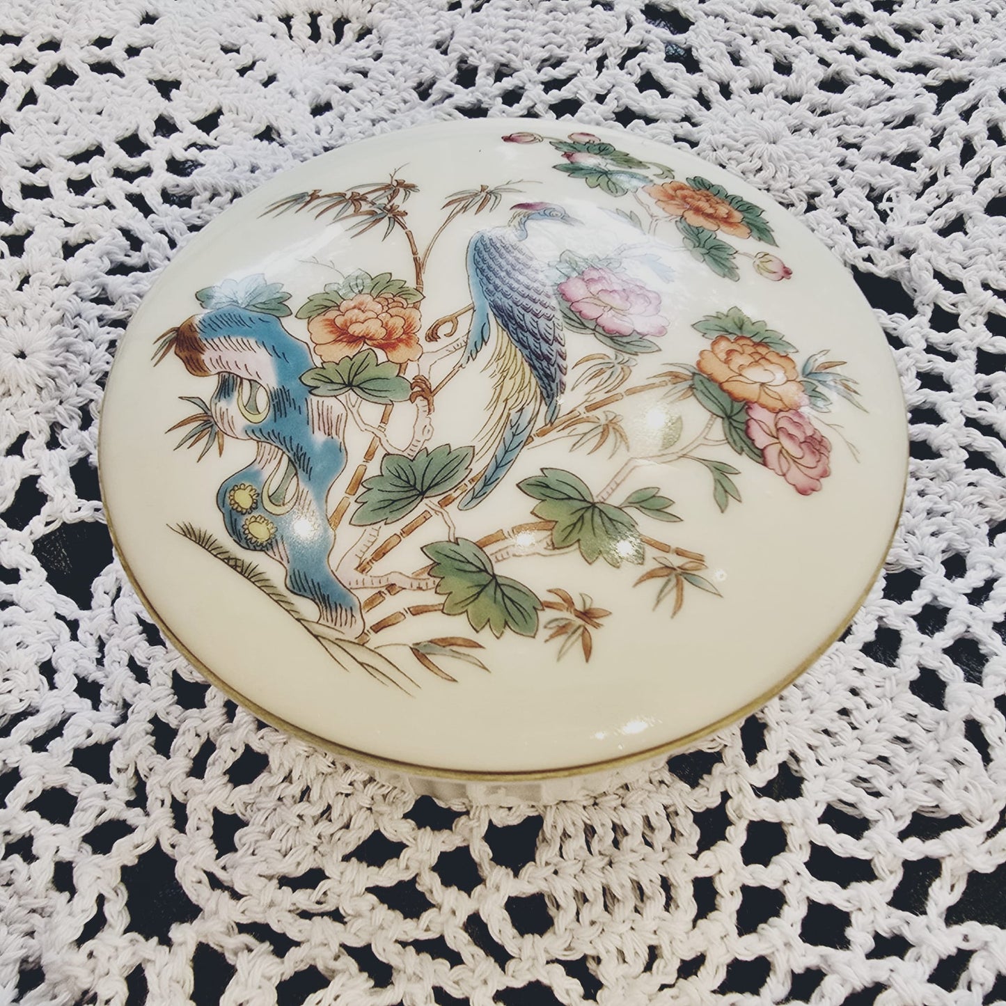 Wedgwood Kutani Crane Dinner and tea ware