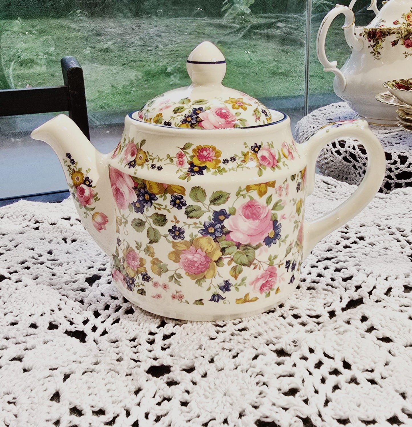 Vintage Sadler small tea pot