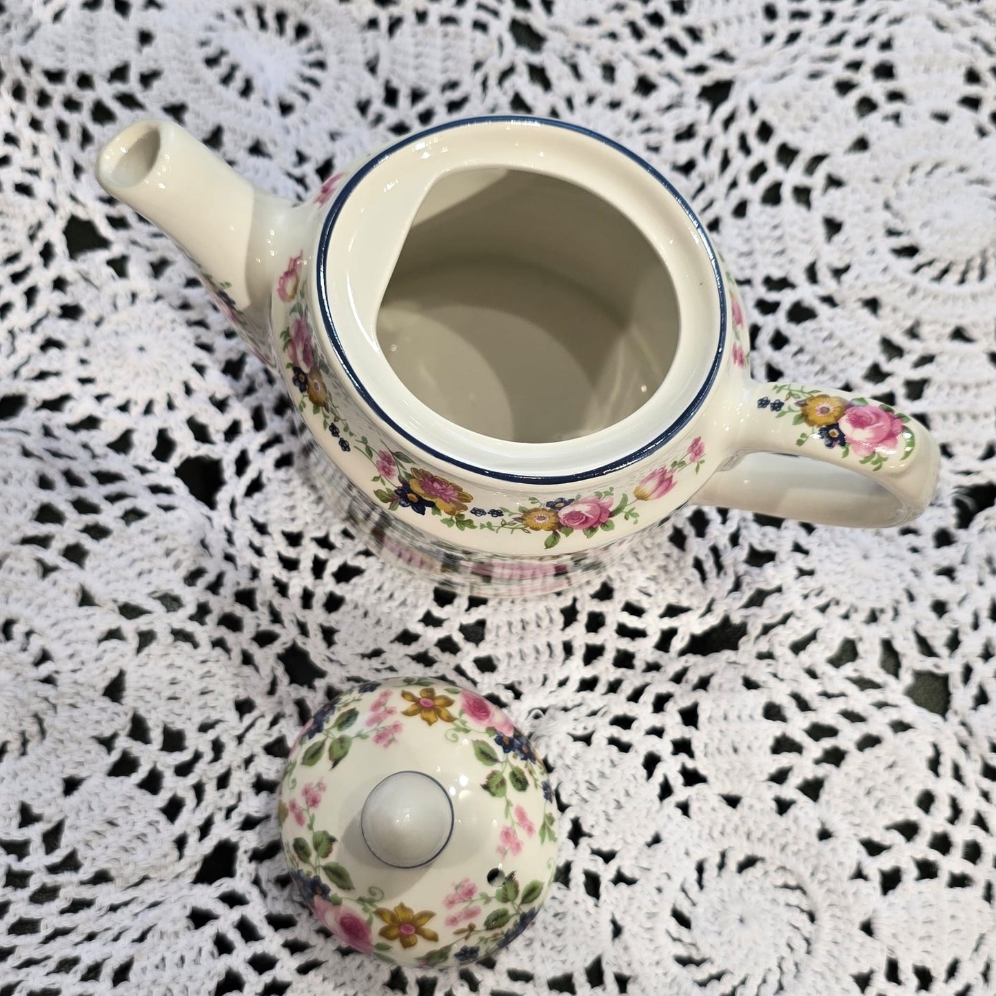 Vintage Sadler small tea pot