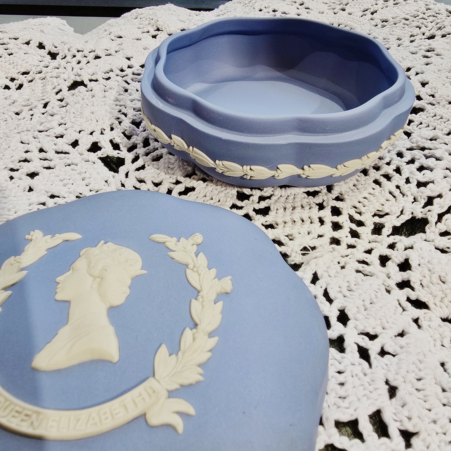 Wedgwood jasperware queen jewellery box