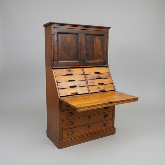 New Arrival - Amazing 1890 Georgian Oak Wall Hanging Cabinet