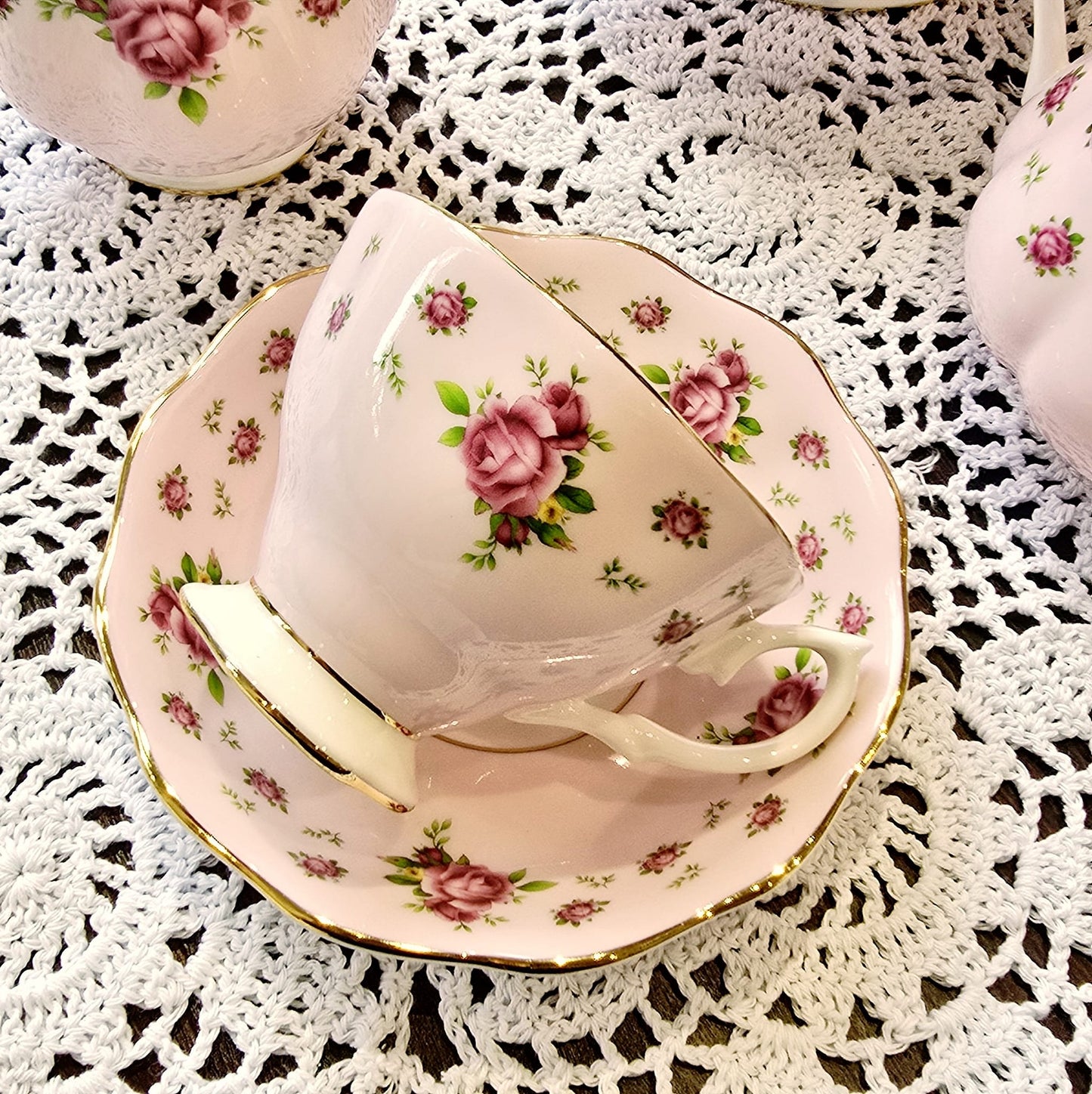 Royal Albert New Country Rose Tea set / TeaPot/ Milk jug /sugar bowl