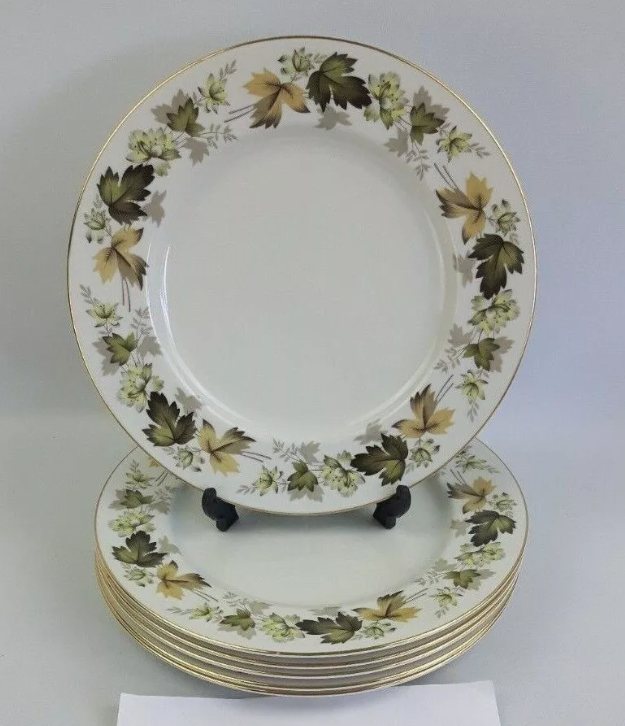 Royal Doulton Larchmont Dinnerware, Dinner plate, Tureen, Soupbowl