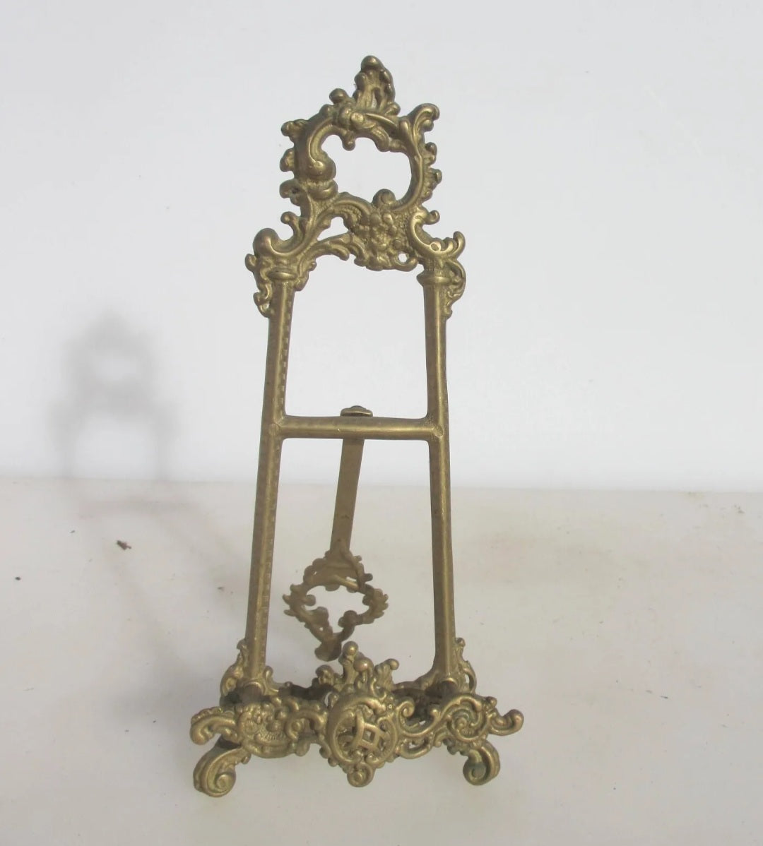Vintage heavy brass plate stand