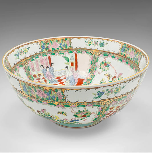 A Chinese, ceramic dish from the Art Deco period, dating to the mid 20th century, circa 1940.