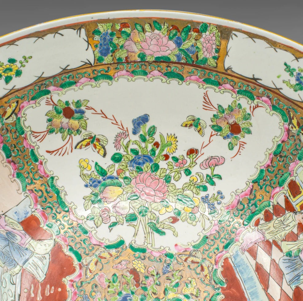 A Chinese, ceramic dish from the Art Deco period, dating to the mid 20th century, circa 1940.