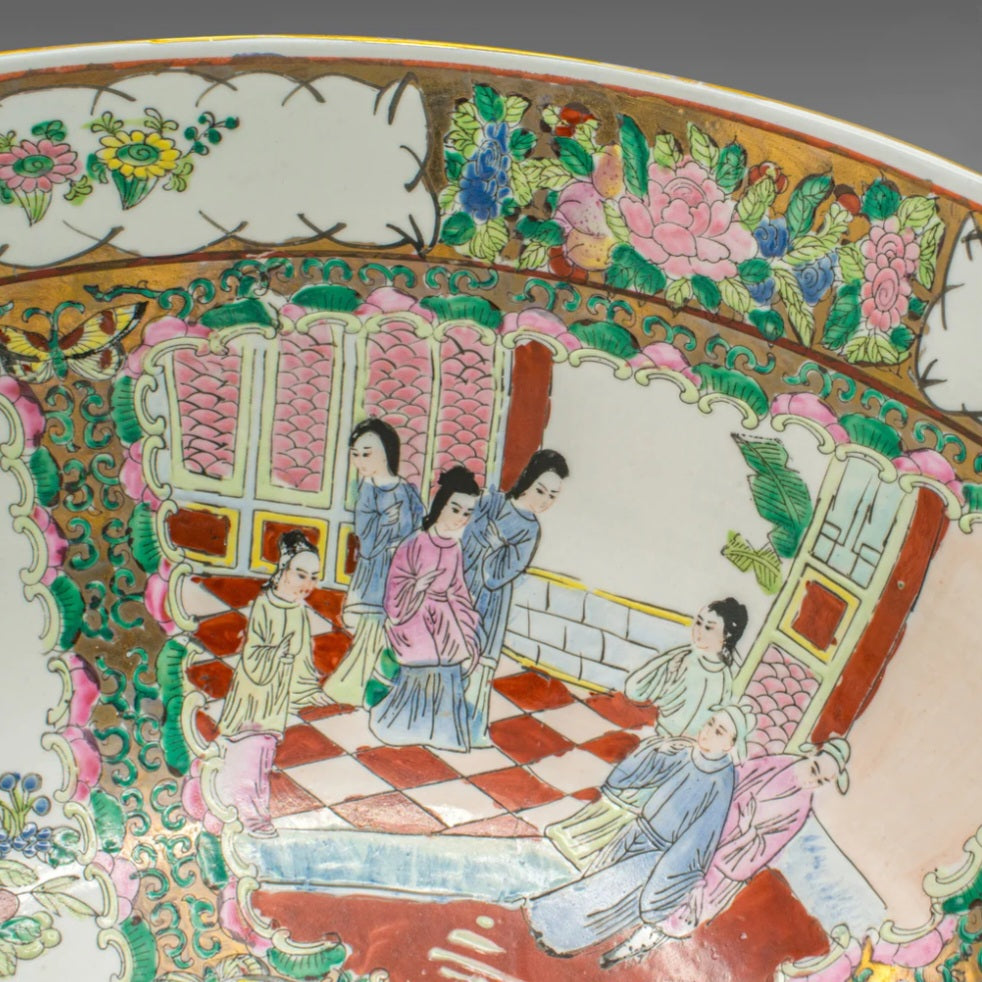 A Chinese, ceramic dish from the Art Deco period, dating to the mid 20th century, circa 1940.