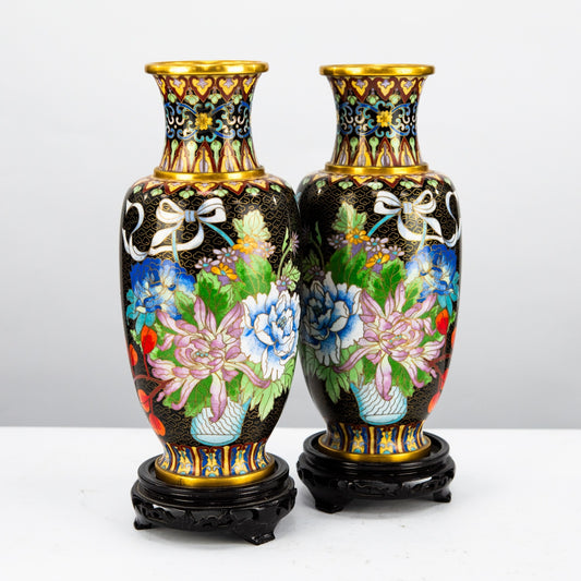 PAIR OF 1901-1910 BEAUTIFUL ORIENTAL CLOISONNE VASES