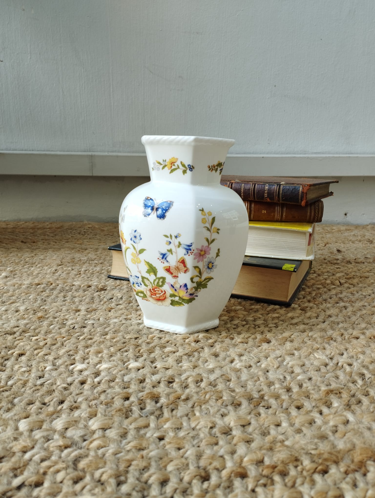 Anysley cottage garden vase