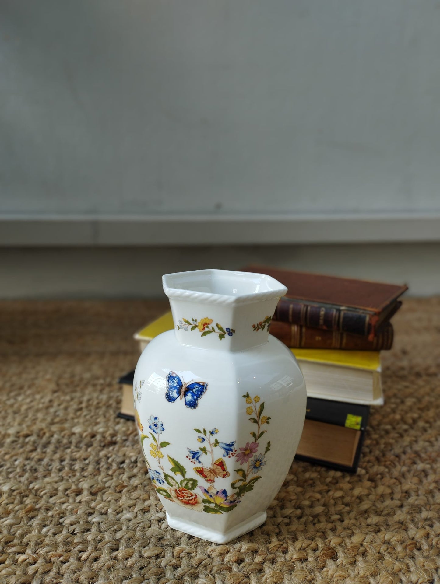 Anysley cottage garden vase