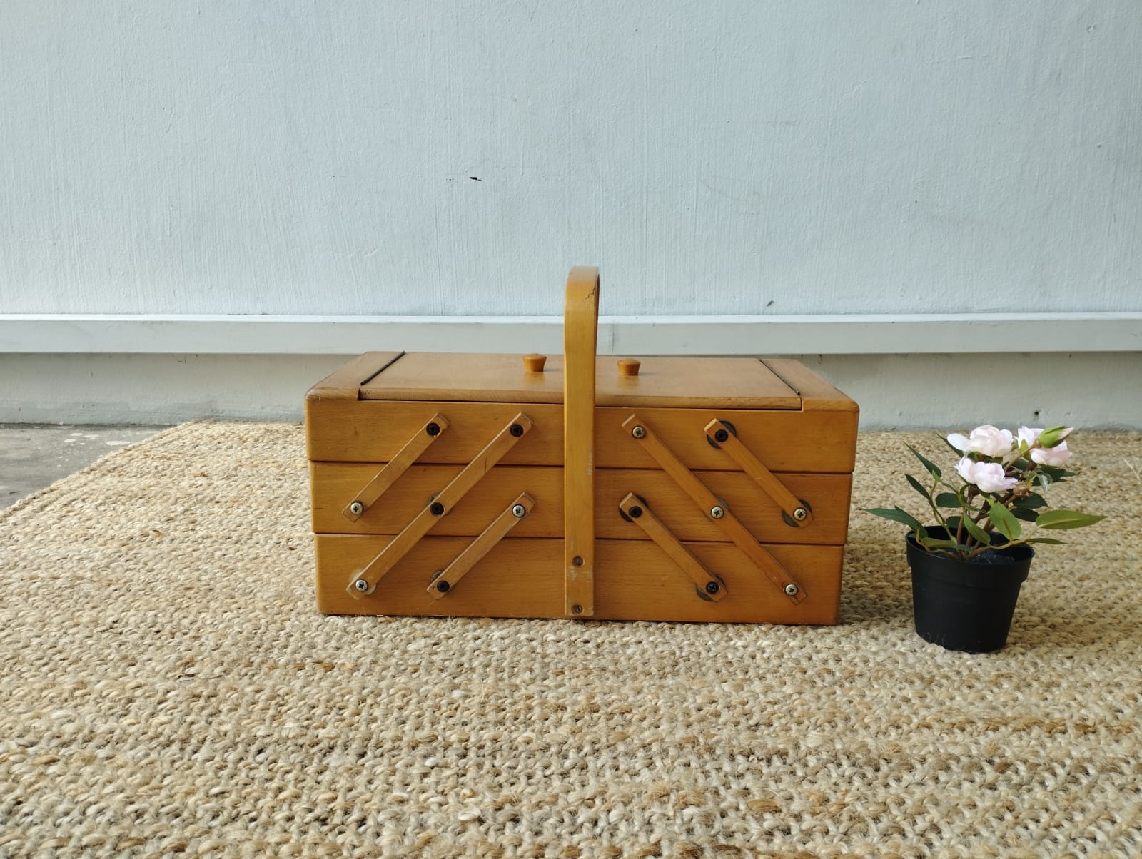 French sewing box Light