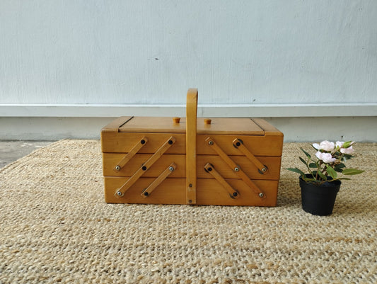 French sewing box Light