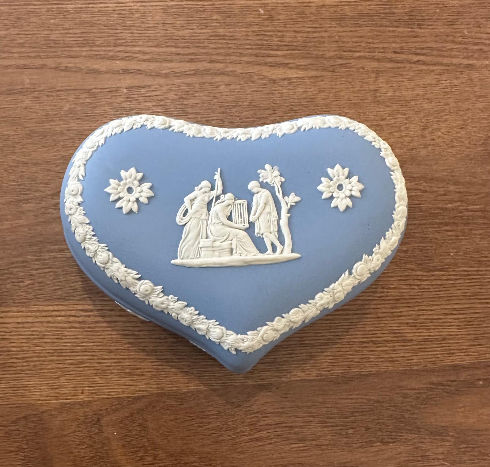 Wedgwood jasperware heart shape trinket box