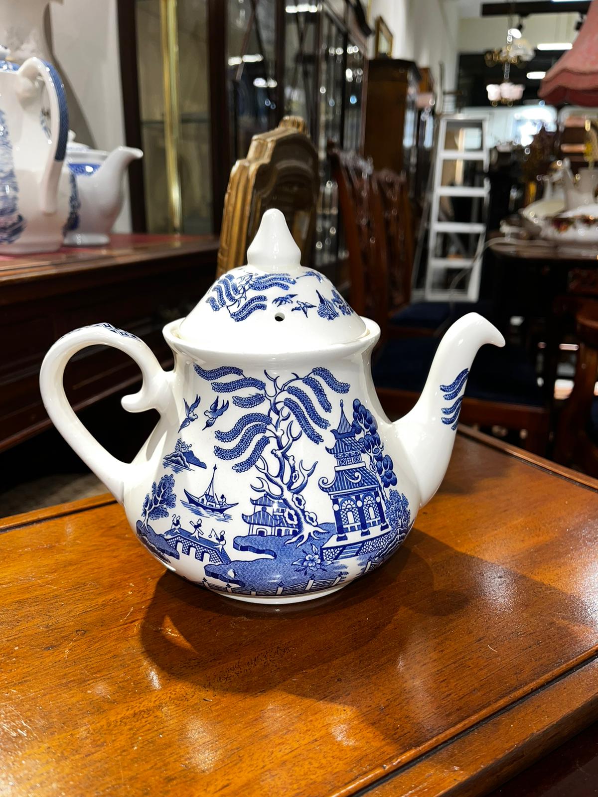 Old Willow Tea Pot and milk jug