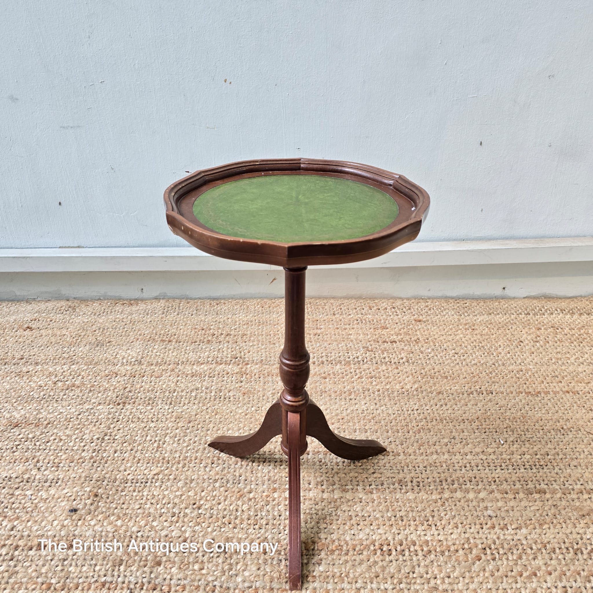 Elegant Mahogany Pie Crust Edge Green Leather with Tripod leg