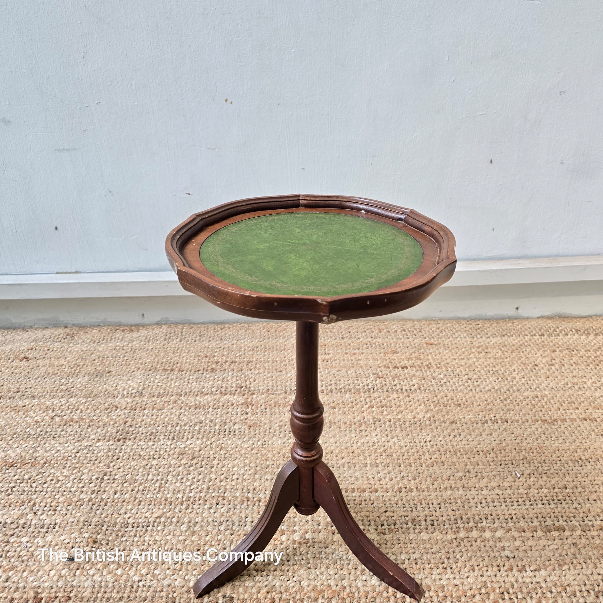 Elegant Mahogany Pie Crust Edge Green Leather with Tripod leg
