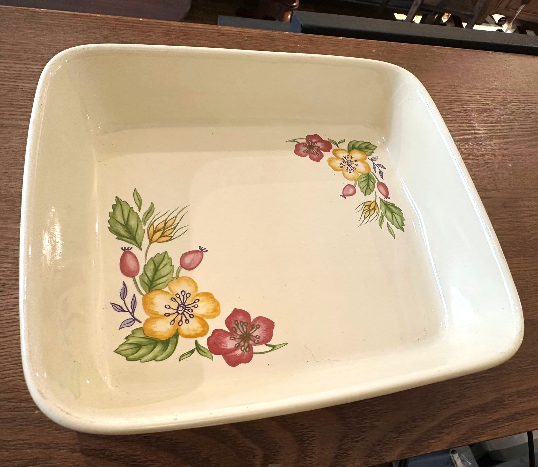 Vintage bake dish 22cm x 19cm