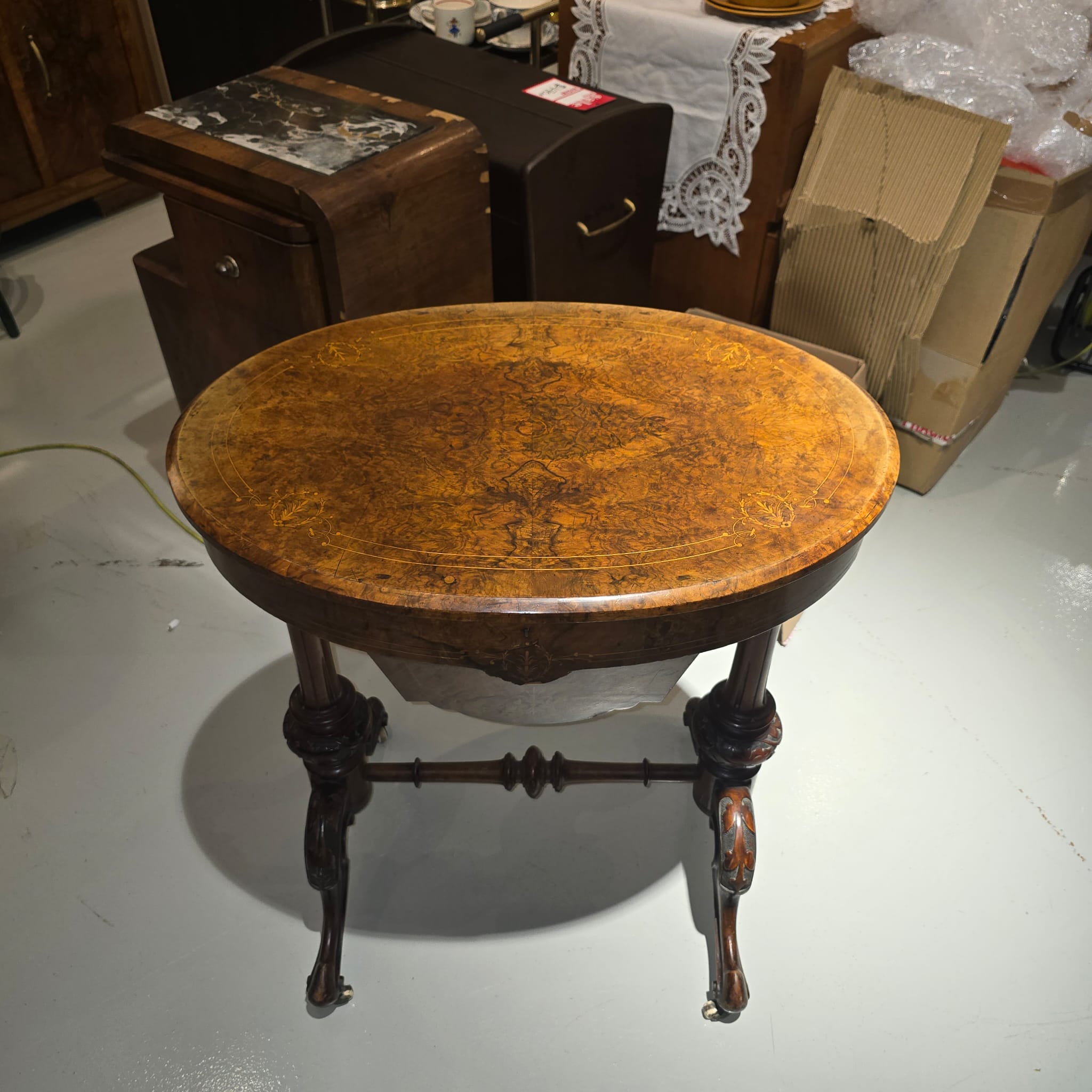 [New Arrival] Victorian-Era Walnut Work Table (Sewing Table / Trumpet)