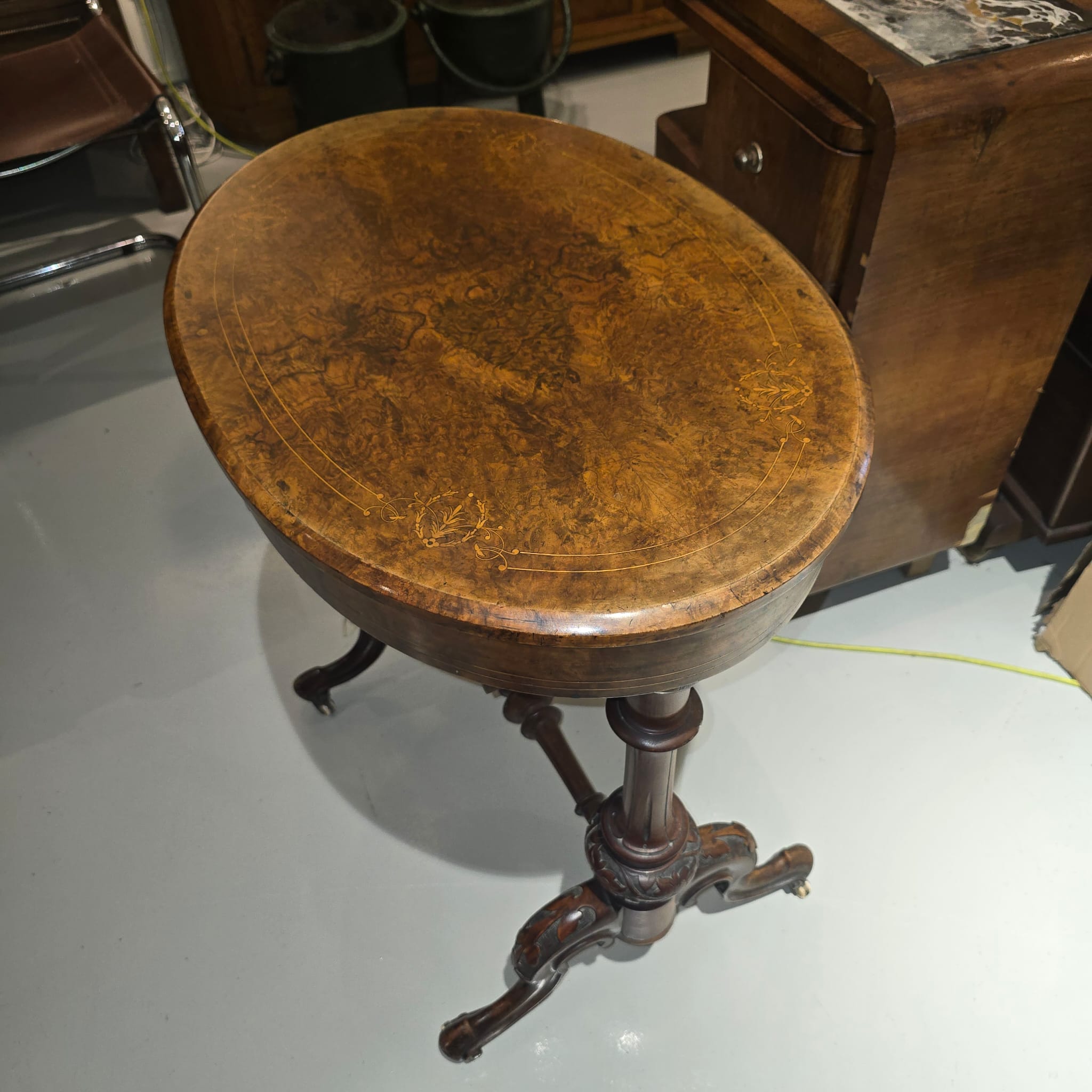 [New Arrival] Victorian-Era Walnut Work Table (Sewing Table / Trumpet)