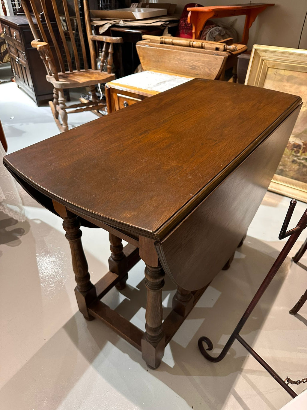 Vintage Mid 20th Century Oak Gateleg Dining Table on Turned Legs