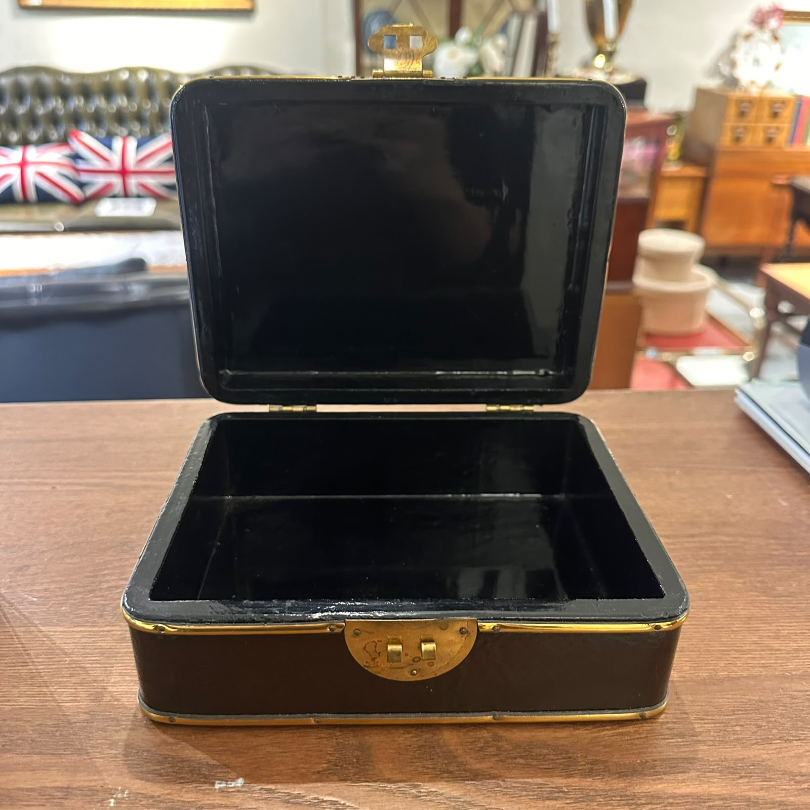 Vintage Hand-Painted Lacquerware Nested Box - Large – Still Life Fruit Motif & Brass Trim (c. 1960-1970)