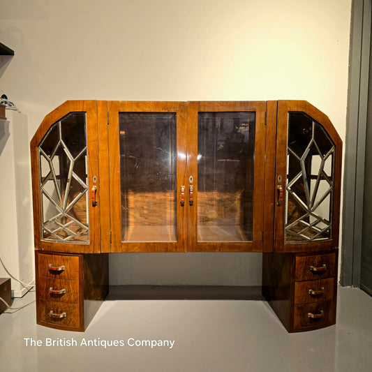New Arrival ! This Italian Art Deco Display Cabinet, crafted in the 1930s