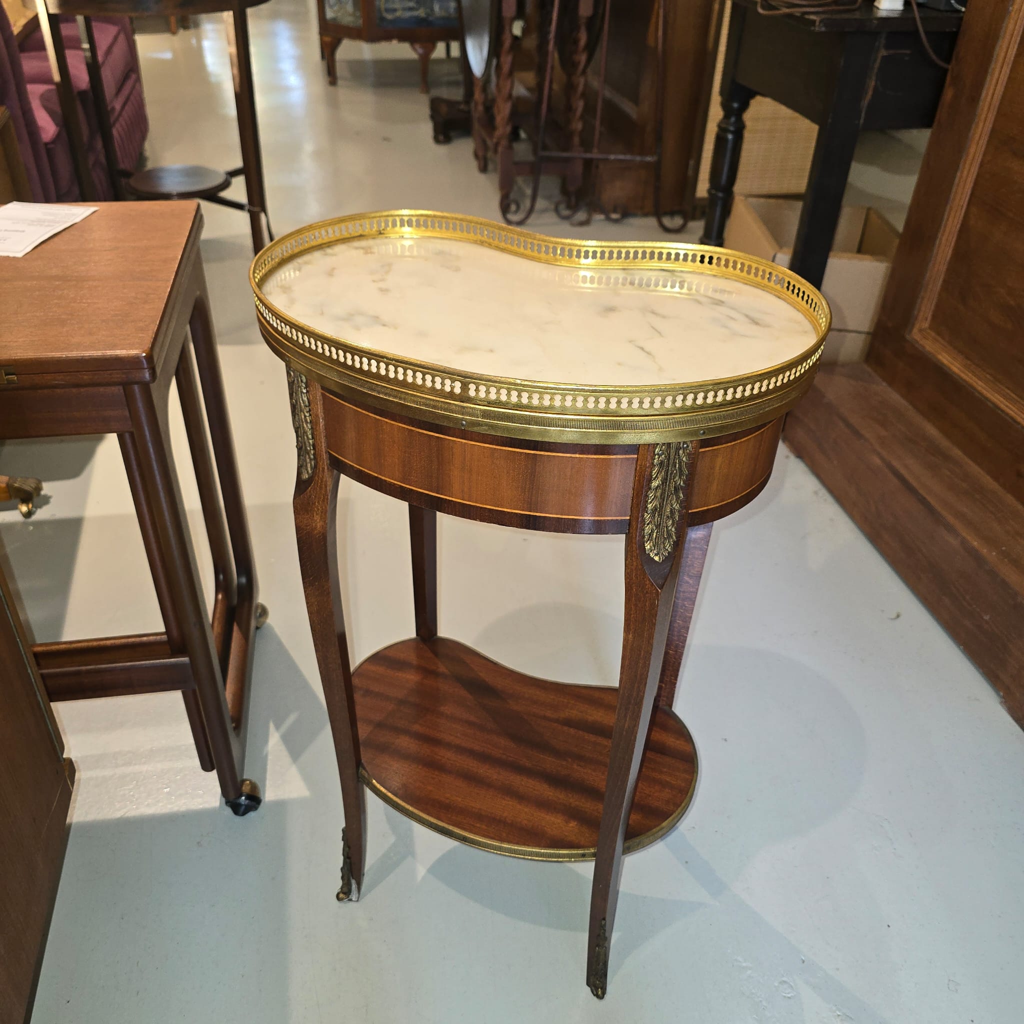 -[NEW ARRIVAL]- French-style kidney-shaped side table