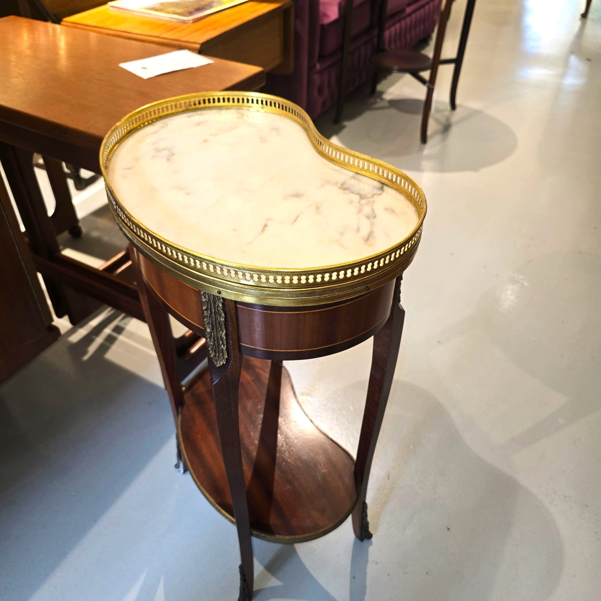 -[NEW ARRIVAL]- French-style kidney-shaped side table