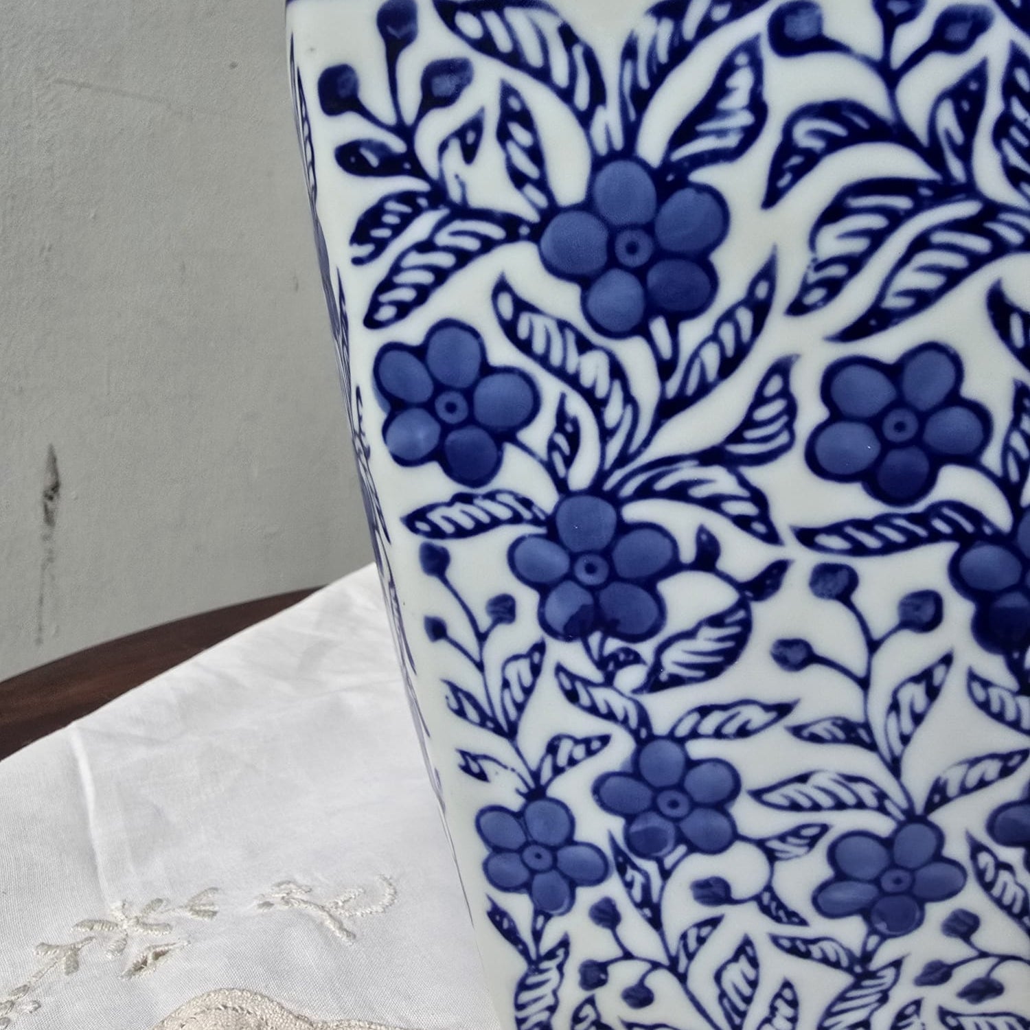Vintage Blue & White Chintz Tapered Square Ceramic Planter (22cm x 17cm)