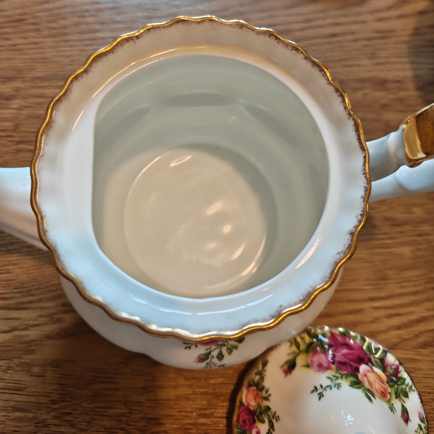 Royal Albert Old Country Rose Big Teapot -1962 version made in England