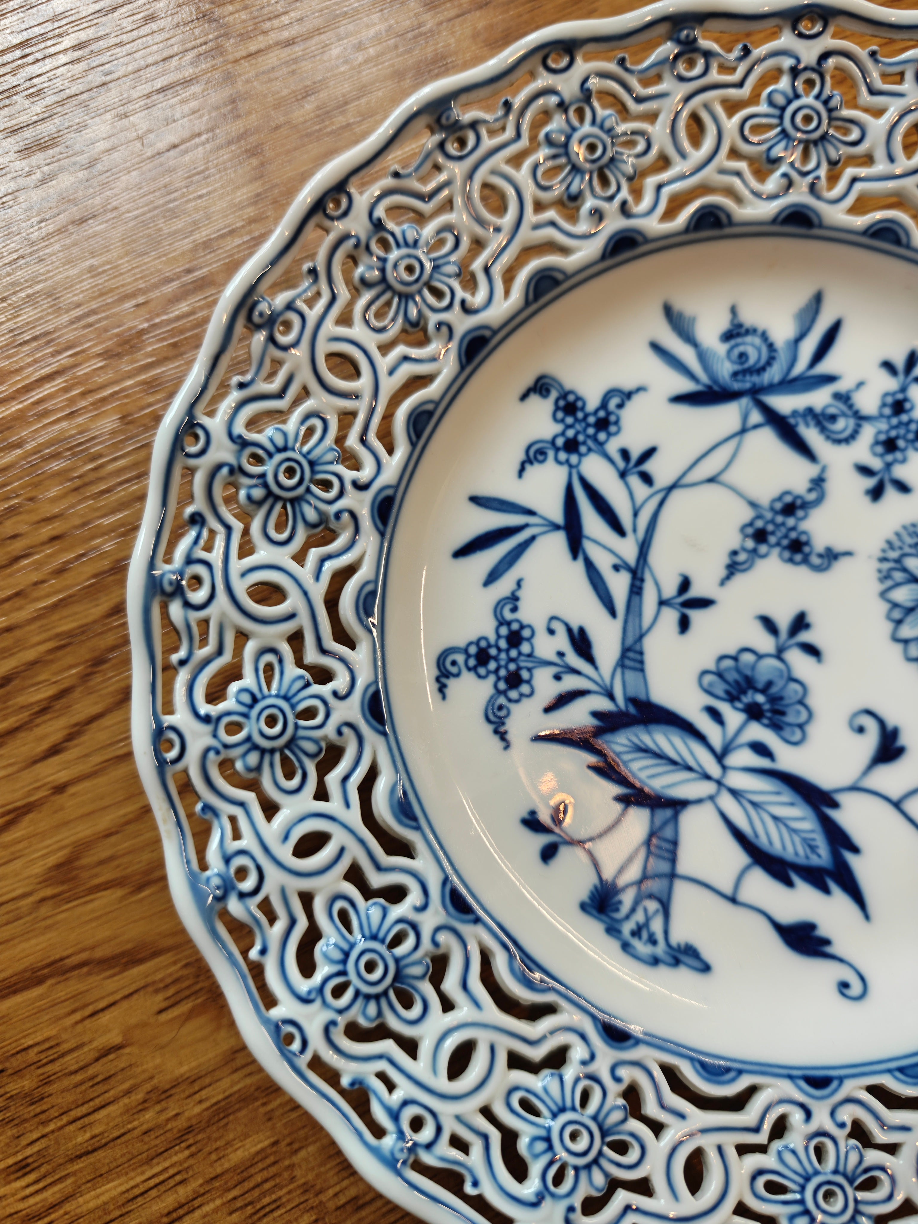 Messien 19th century pierce blue and white plate