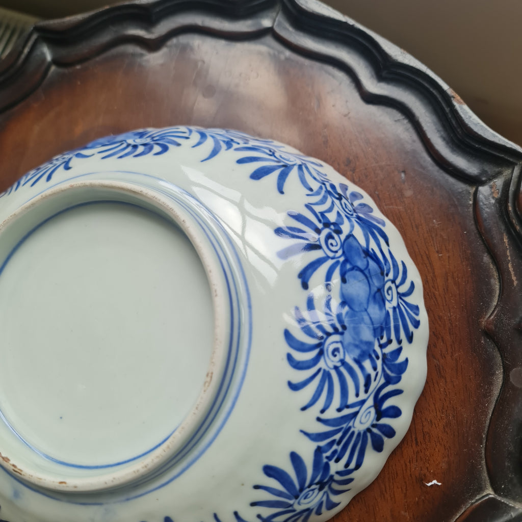 19th century Japanese handpainted imari bowl