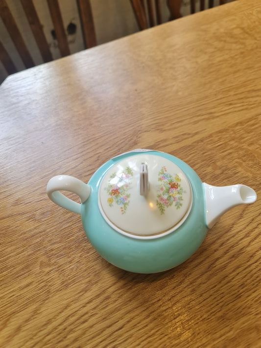 Wedgwood lovely teapot for one