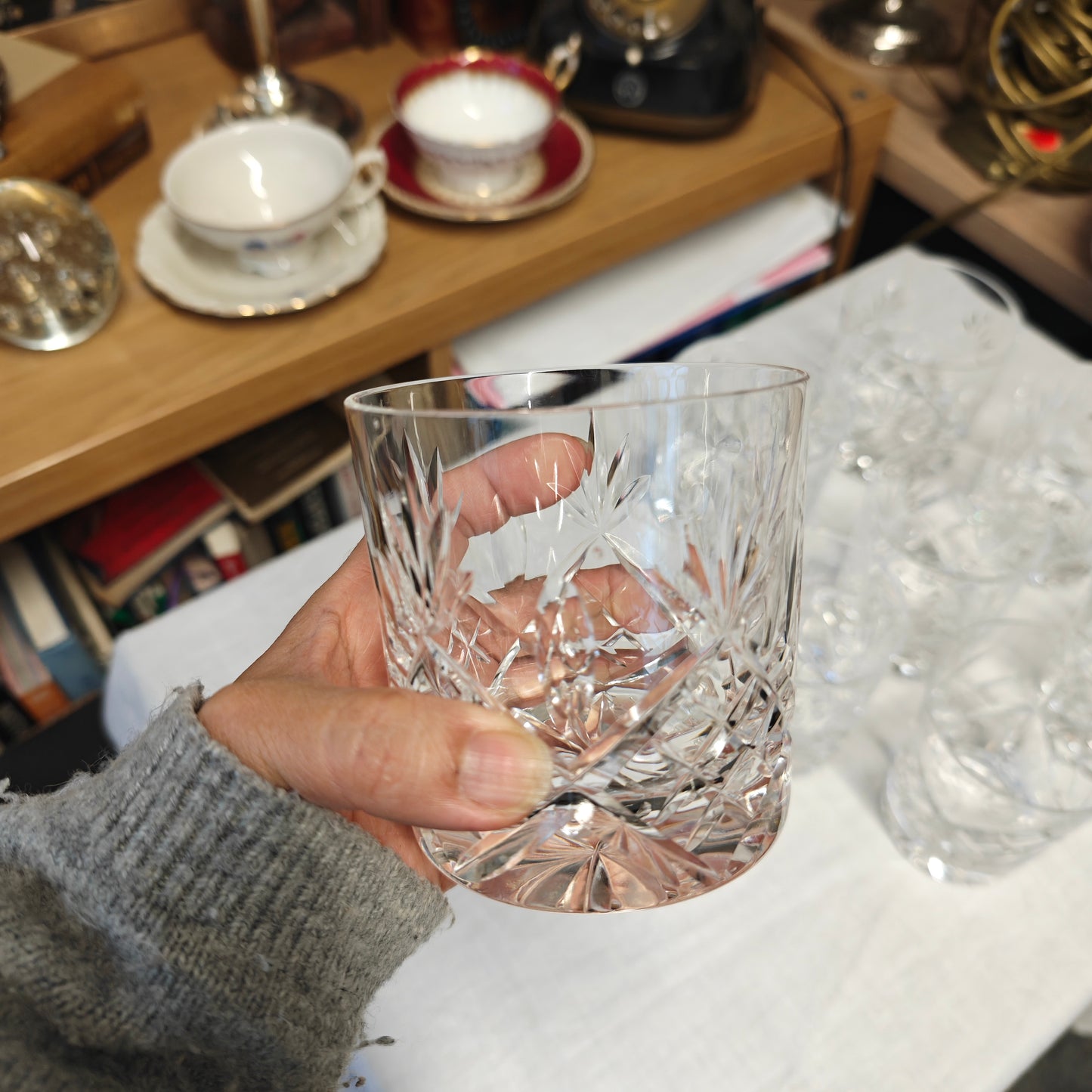 9 x High quality hand cut crystal glassware