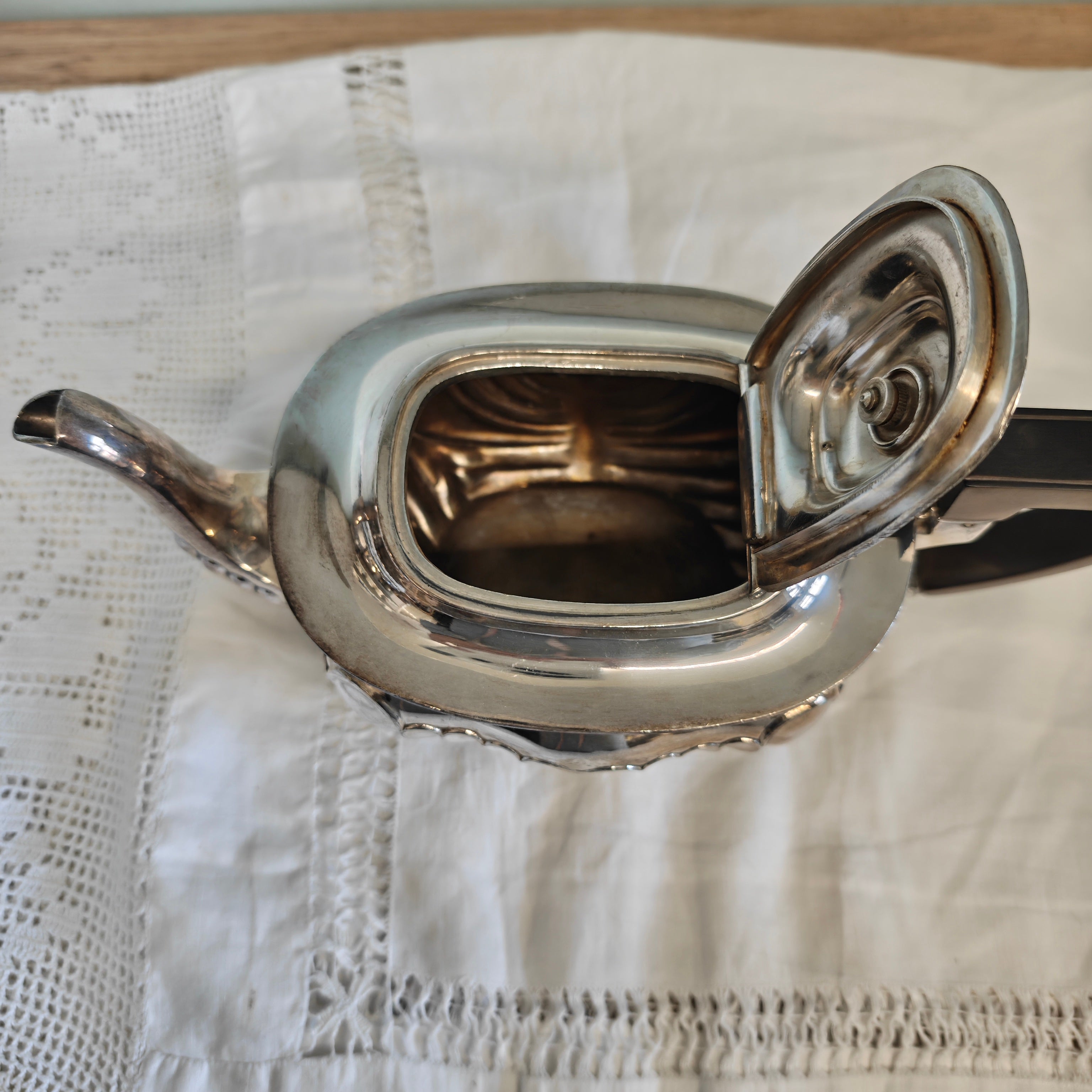 Vintage silver plated Walker and hall tea pot
