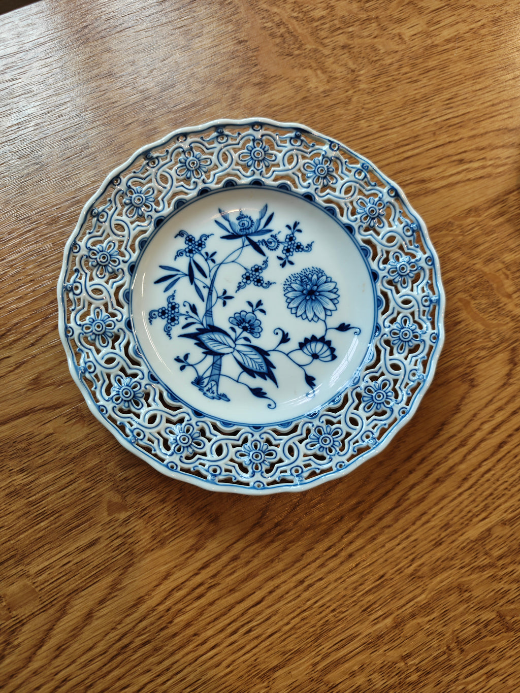 Messien 19th century pierce blue and white plate