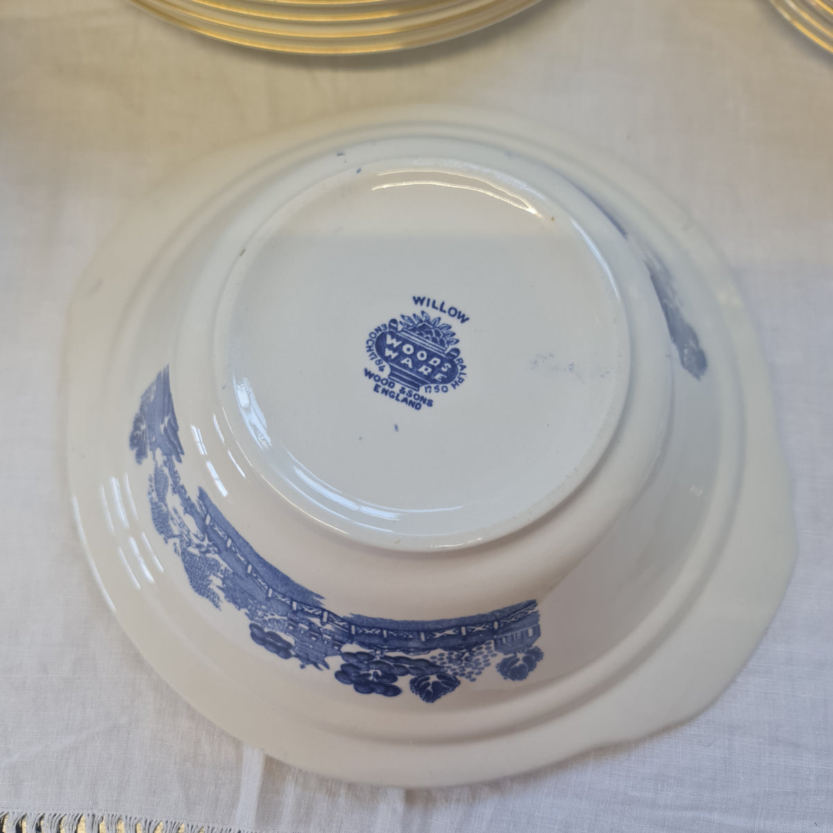 Vintage Wood and son Blue Willow tureen