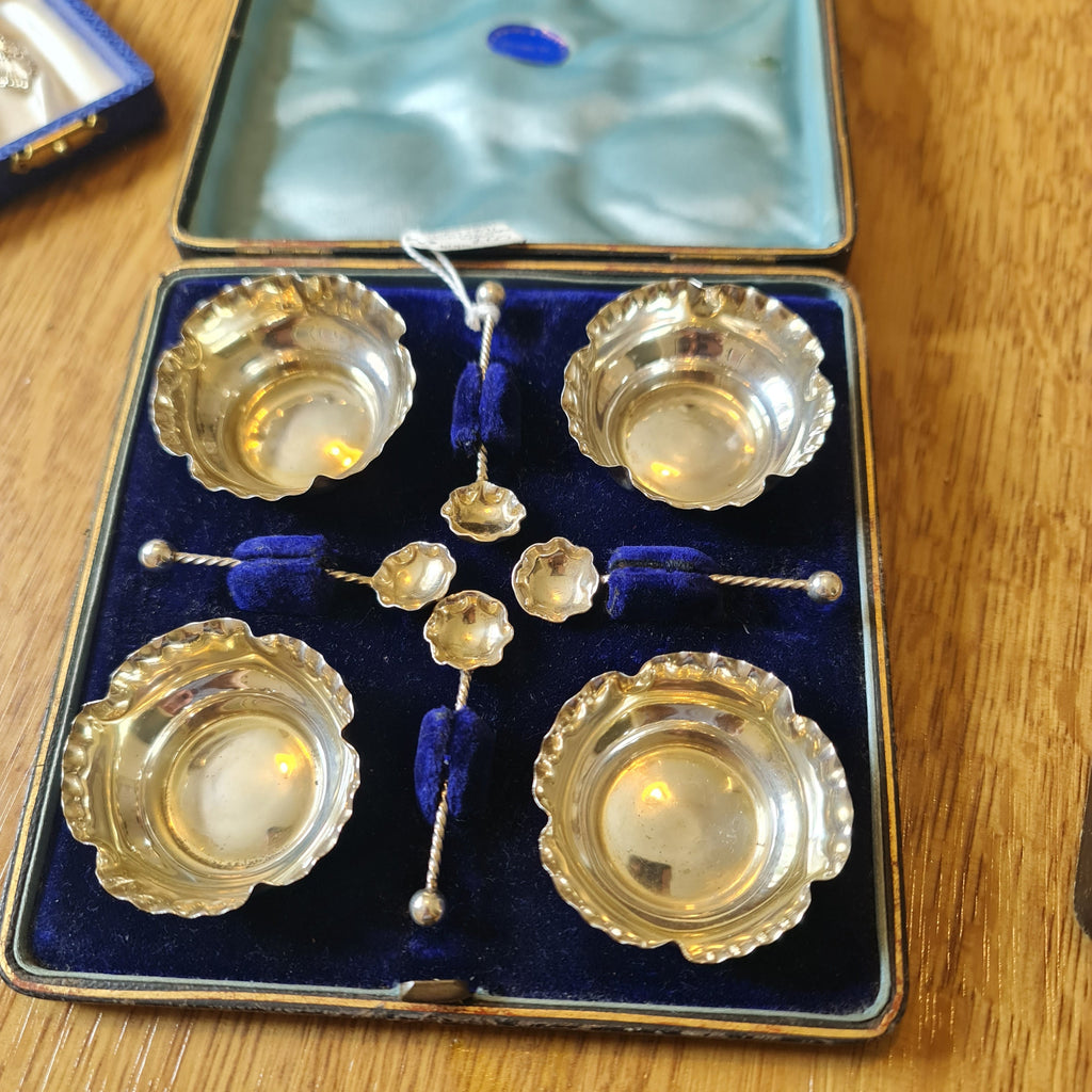 John Millward Banks 1893 Birmingham Hallmarked Sterling Silver, Gold Gilt Washed, Matched Boxed Set of four Cruet Dishes and Spoons.