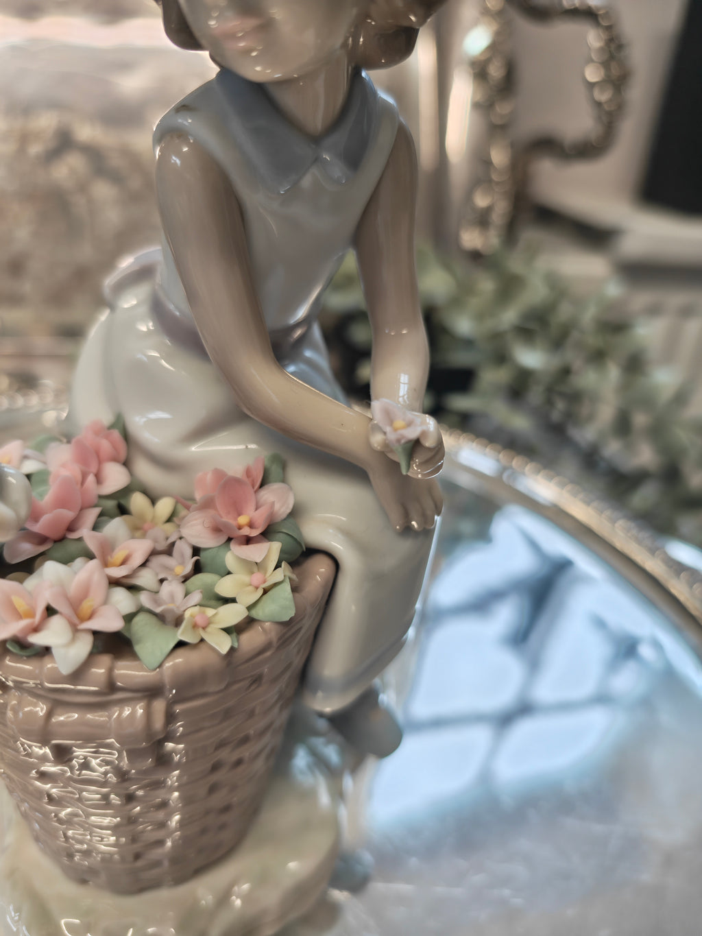 Lladro Figurine Hello Little Squirrel!