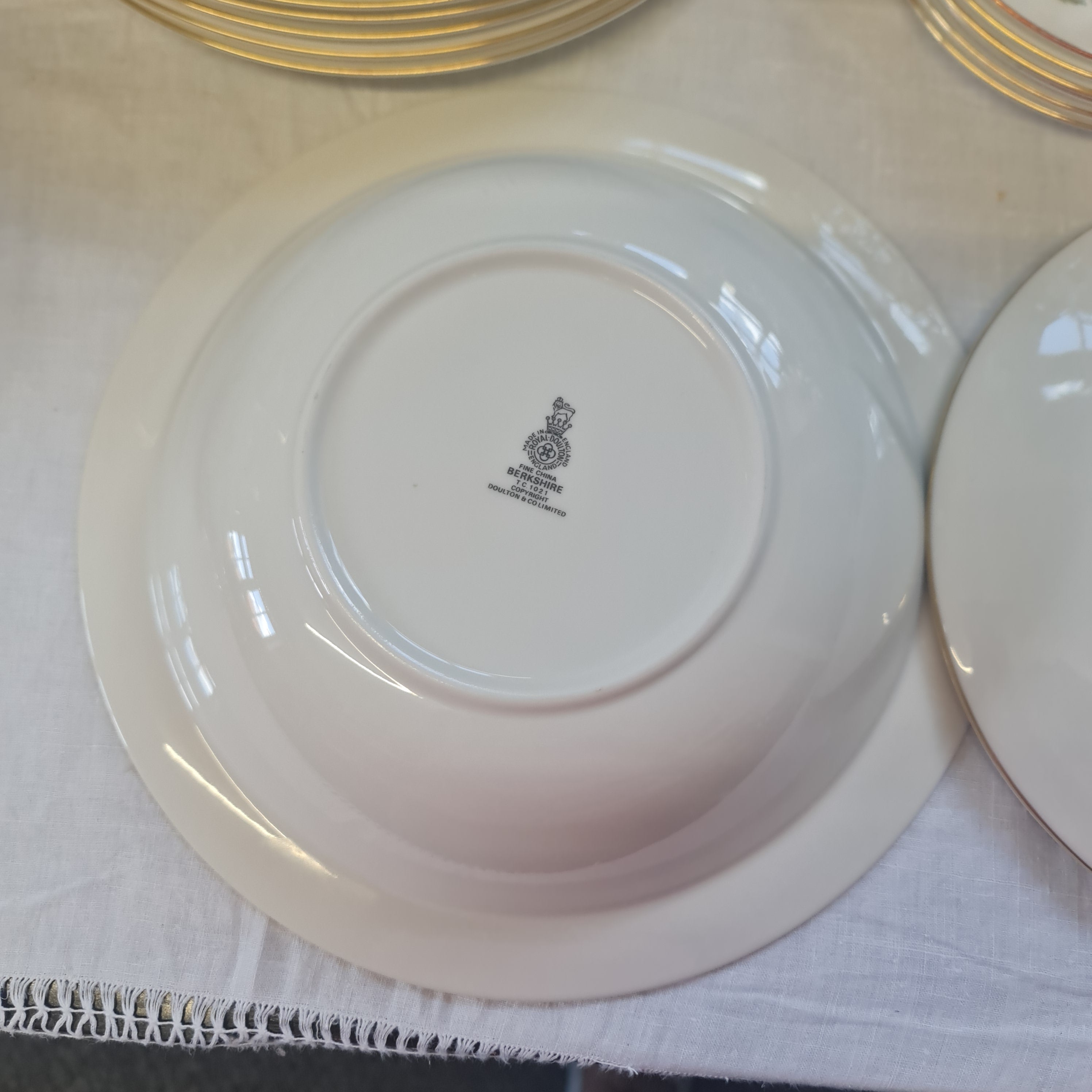 Royal Doulton fine bone china Tureen - Berkshire