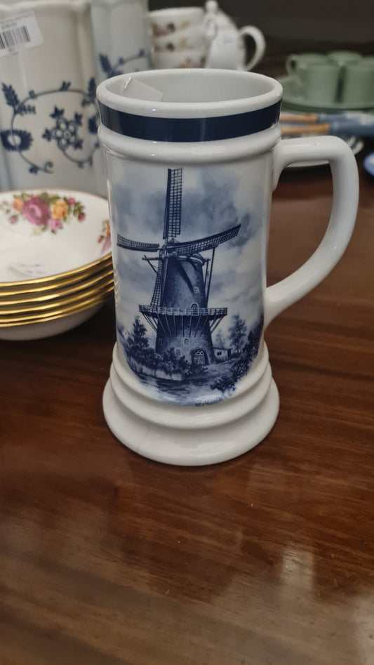 Blue and white delfware jug