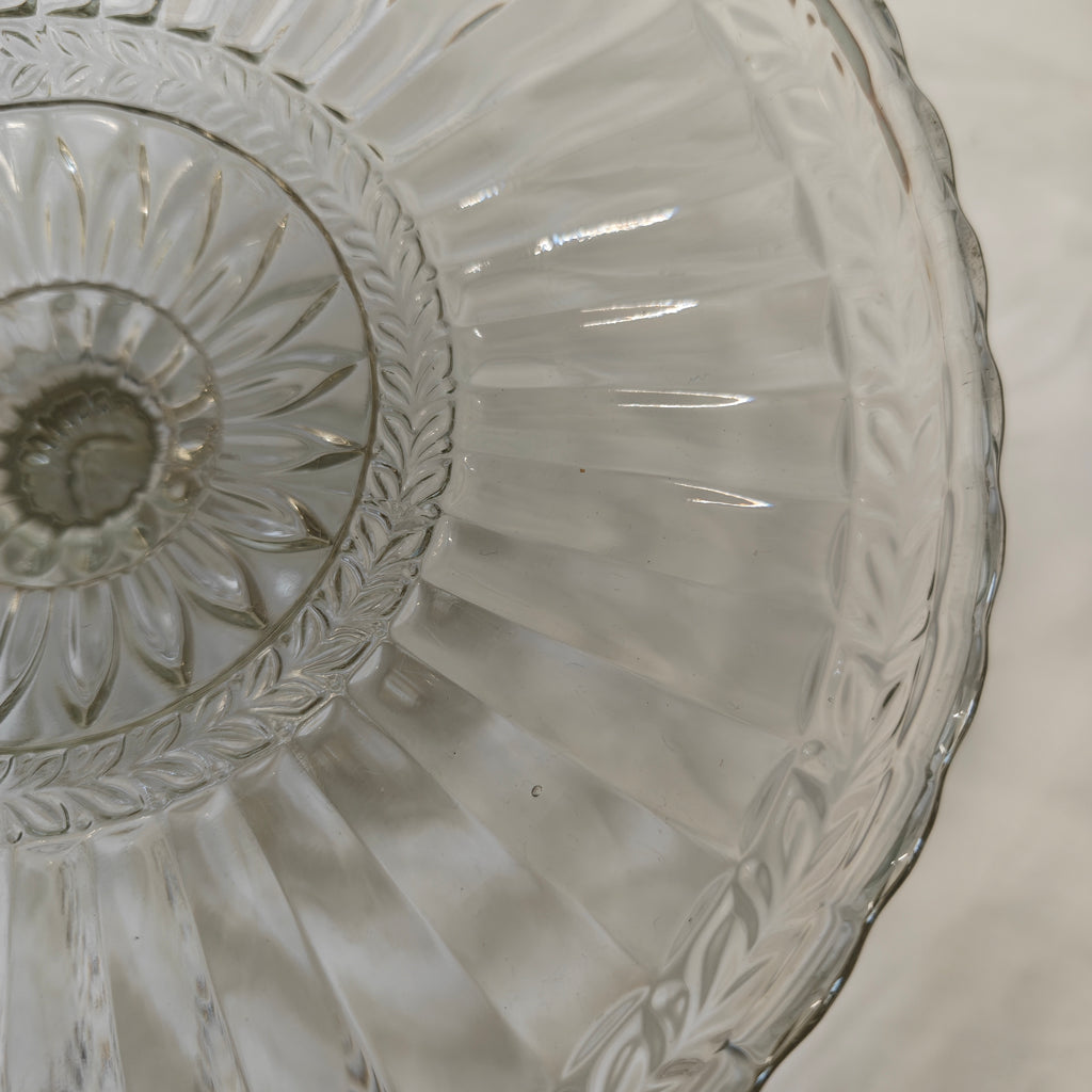 Stunning Vintage pressed glass cake stand 23 x 15cm
