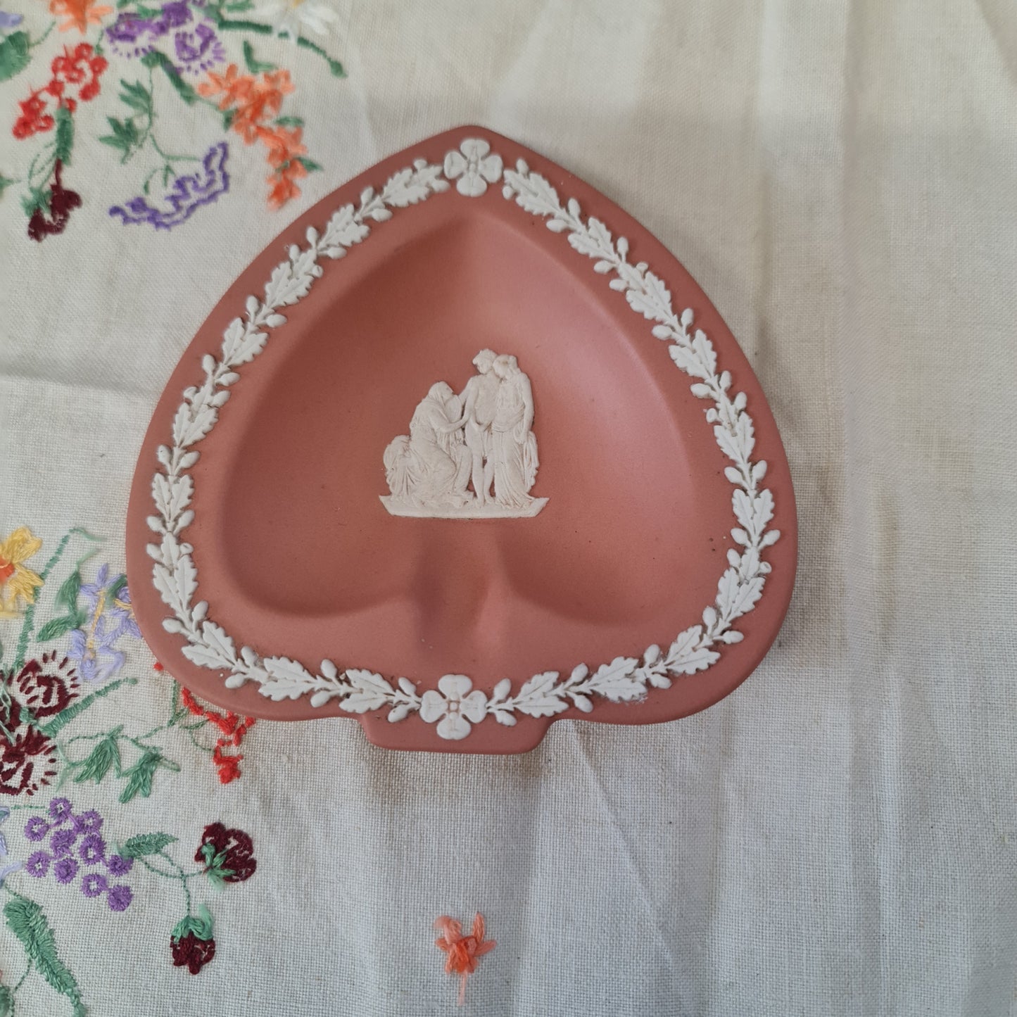 Wedgwood jasperware rare salmon heart shape dish