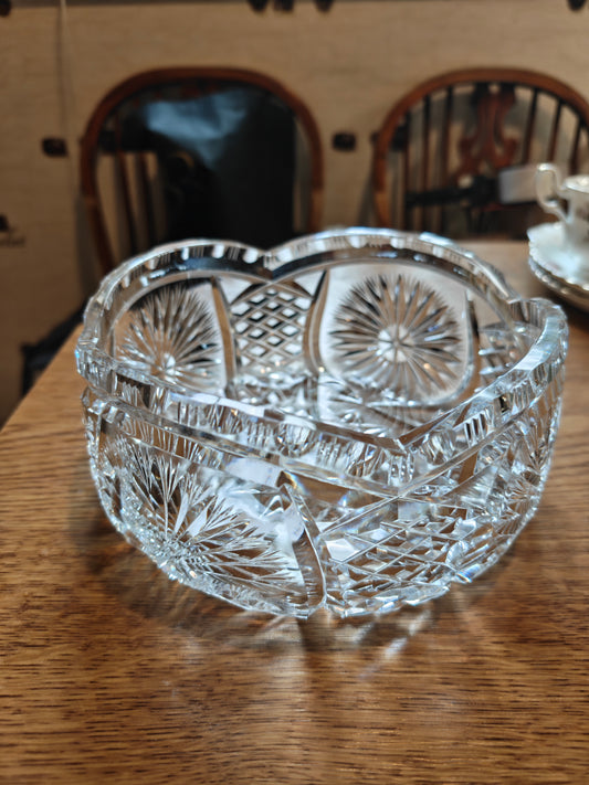 Beautiful big vintage Crystal bowl with brilliant cut