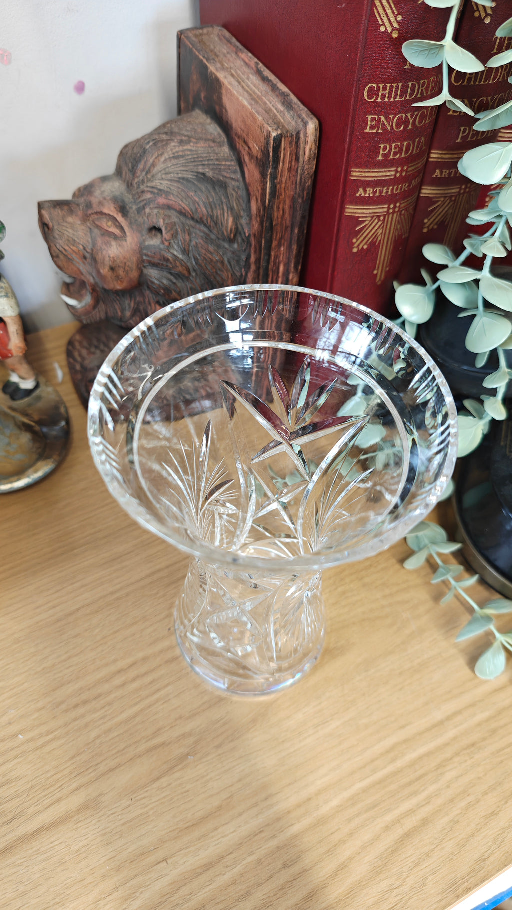 Gorgeous Waterford crystal vase -h 17 cm x W 11 cm
