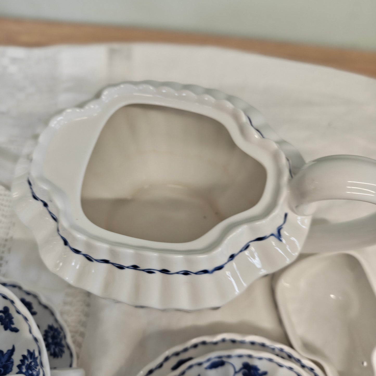 Gorgeous vintage blue and white tea set + Tea pot