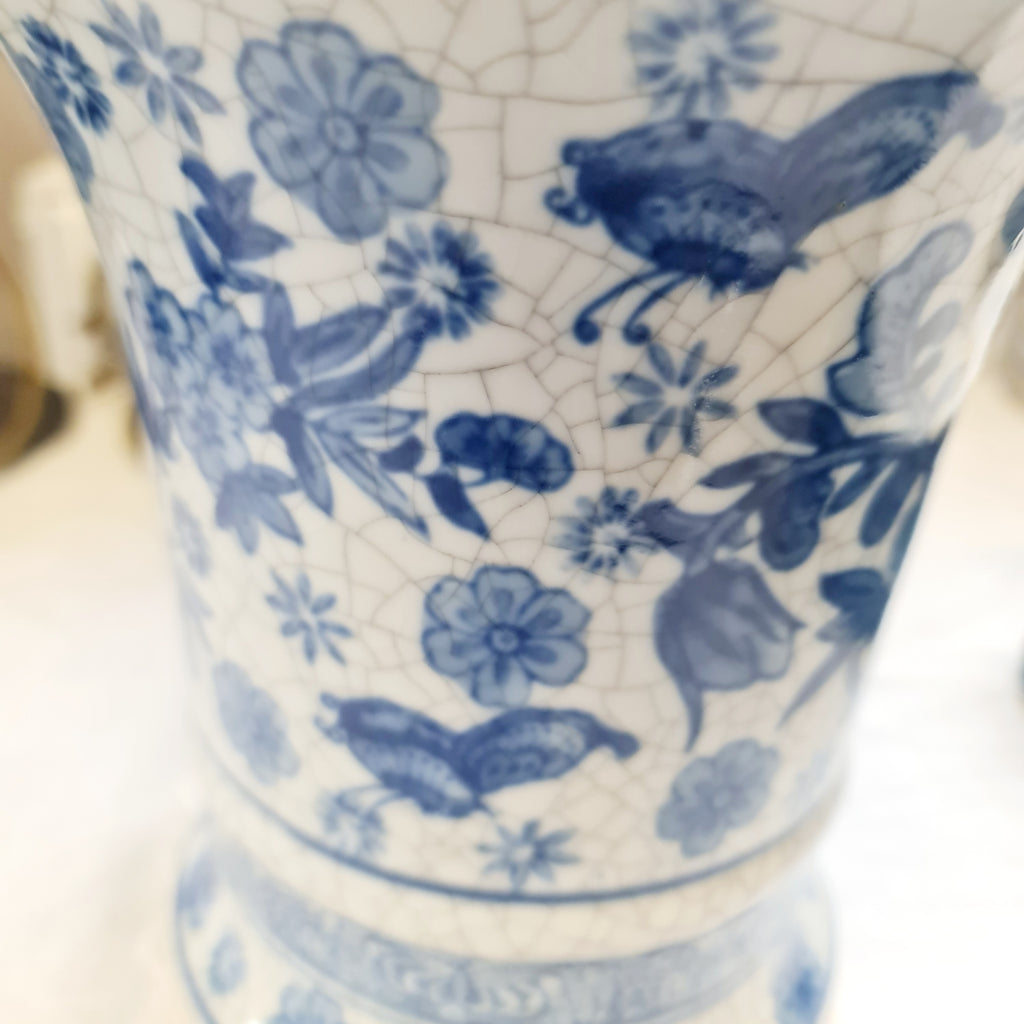 Lovely vintage cracker design hand painted big vase