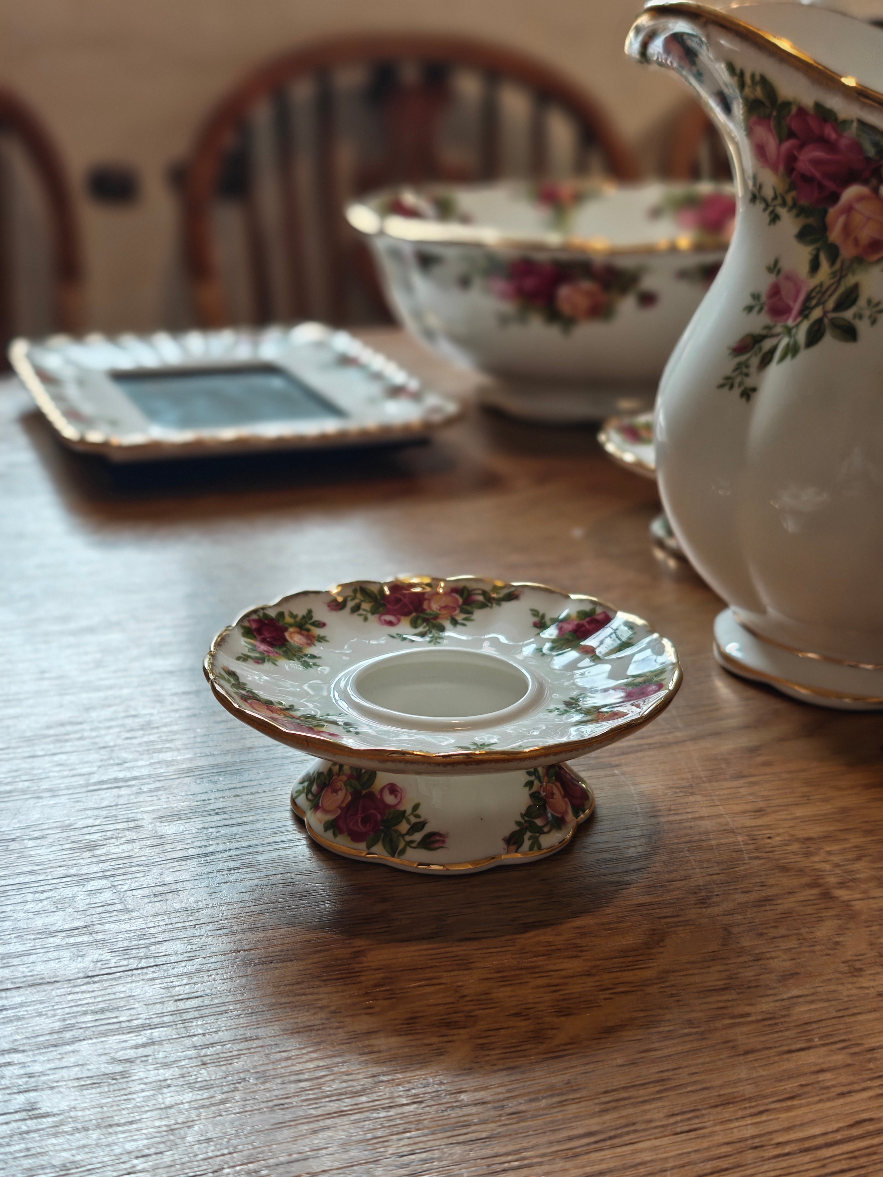 Rare Royal Albert Old Country Rose candle holder -1962 version made in England -L10 x H3 cm
