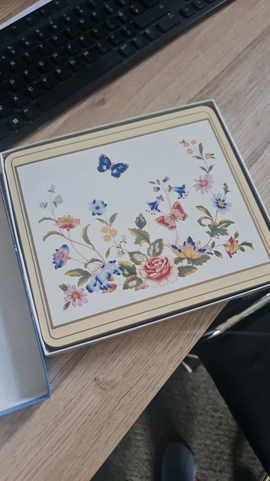 Aynsley placemat BNIB