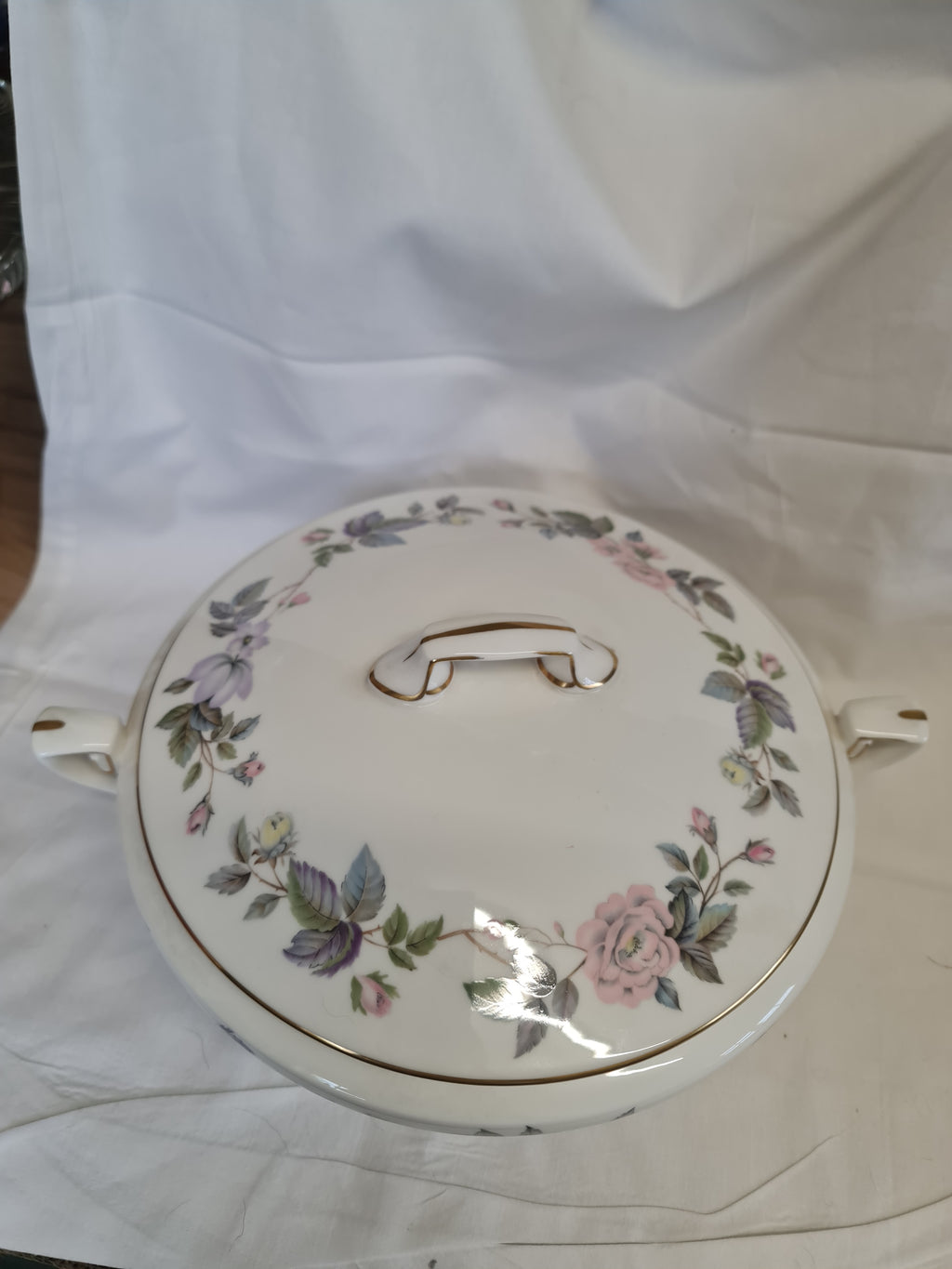 Royal Worcester June Garlands big serving tureen 31 x 24 x H 15 cm
